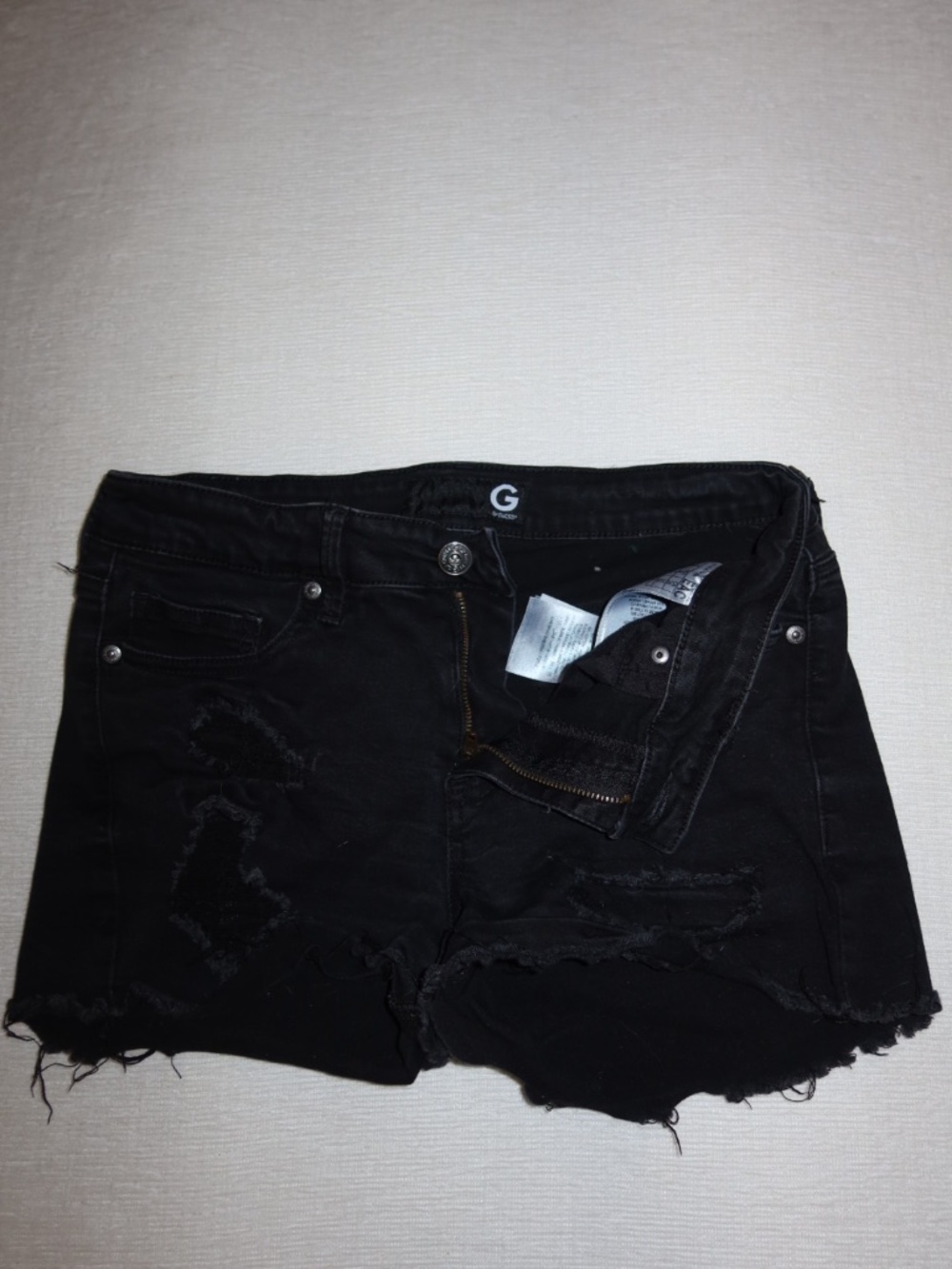 Black GUESS Jean Ripped shorts - SIZE 28